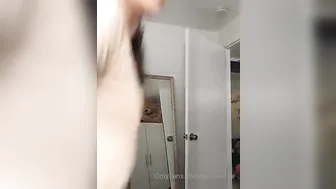 SecretLittle onlyfans shows off her milking