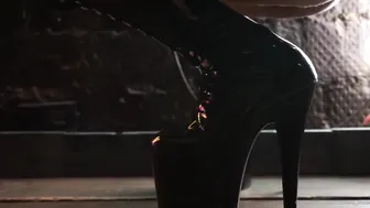 Octokuro onlyfans the charming beauty seduces with magnificent forms