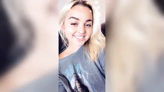 Olivia Cara onlyfans beautiful chick fucks a fat man