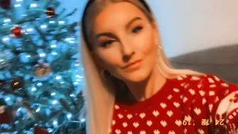 Lexi_xxox onlyfans black haired babe puts big tits