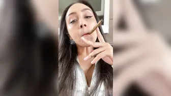 Lilly Hall onlyfans nude swell rubs the vagina