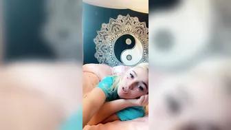 Kendra Sunderland onlyfans hot babe jerking off her cunt