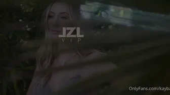 Kaylen Ward onlyfans cool skinny rubs her lips sex