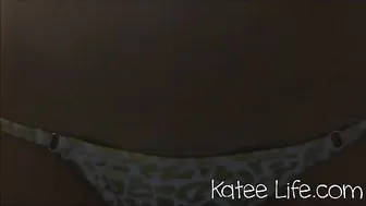 Katee Owen aka KateeLife onlyfans slut cums off