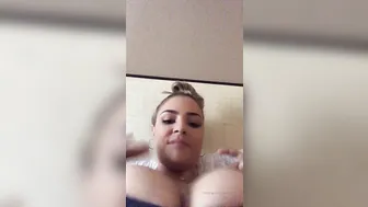 Jem Wolfie onlyfans Sexy brunette