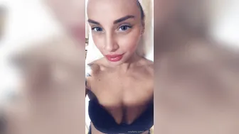 Julia Abrams onlyfans delightful beauty fucks a shaved vagina