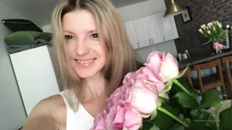 Gina Gerson onlyfans sexy chick caresses pussy and nipples