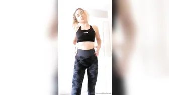 BlondieRose onlyfans a bitch eating a banana