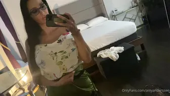 Amy Anderssen onlyfans gently fucks pussy
