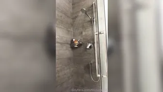 fitcougar50 onlyfans spectacular skin cleaves the vagina with a large dildo