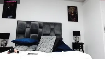 khloe_and_jhonny exquisite woman masturbating pussy sex toy