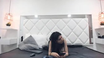 julietha_and_romeo prestigious trash breaks free in the workplace