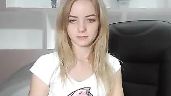 rosemaryhuge Slim confused caresses shaved pussy