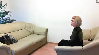 bluebooxxx Gorgeous chick fucks both holes