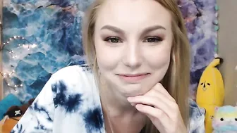 paige Gorgeous girl finished from a rich handjob