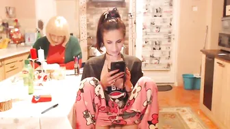 sweetdesire12 Young sterlet fucks pussy