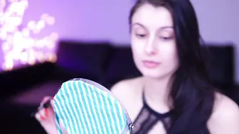 junemoore Gorgeous babe pulls clit