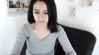 nicolle_bunny Shaggy slut caresses shaved cunt