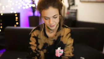 melodymate Graceful bitch spotted sisyadry