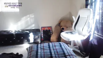 blazingsweetheart Slender beauty caresses sex lips