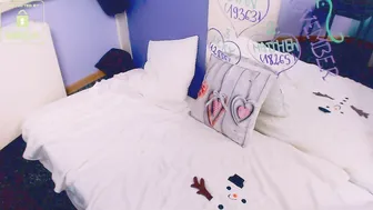 candicee18 Hot bitch masturbates with sex toy
