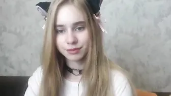 dream_cat Busty young lady caresses shaved cunt