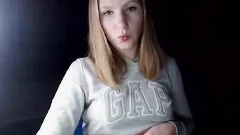 canadian_dream elite woman pulls a cap