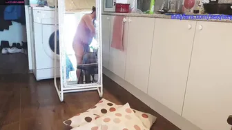 bladya jerking on a chair