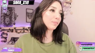 sara_x18 delightful beauty fucks a shaved vagina