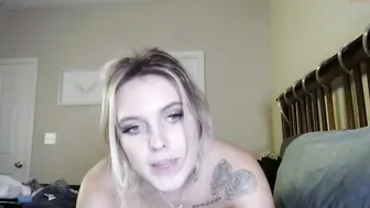 toriirose jerking whore on the background of new york