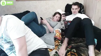 tommy_blonde naked handjob on the floor