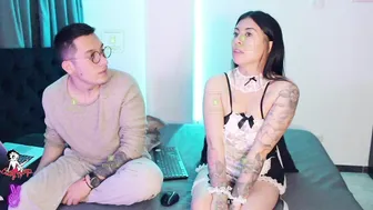 _kaptx_ cute girl shows the body