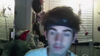 420angelbaby busty slut gently wrestles pussy