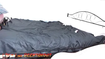 parannanza busty naughty babe caresses shaved pussy