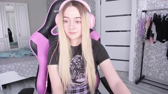 lil_happiness crazy latin latina fucked by dildo