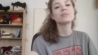 kosherpussy gorgeous model tightly stretches both holes.