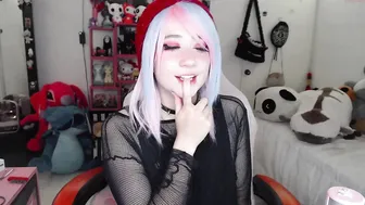 kao_chan ardent skin posing nude