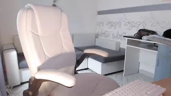 karen0092 Cute blonde