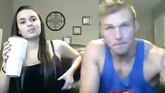 joshislive4u skinny bitch jerks pussy with dildo