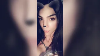 Chelsea Marie aka xxxchelseamarie petite slut masturbates with her fingers