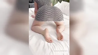 Scarlett_Jones in all the cracks before losing pulse