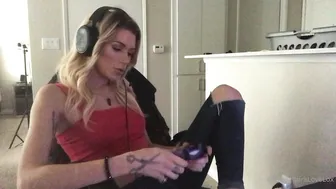 Cassandra Lovelox  dark