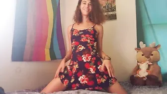 Jojo Hunt Juicy brunette fucks both holes hard