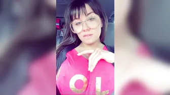 Scarlett_Jones sexy ladies teasing shaved pussies