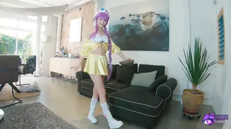 MV_Crush ardent skin posing nude