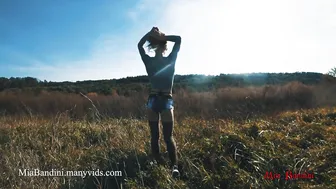 ManyVids Mia_Bandini skinny bitch straddled phallus