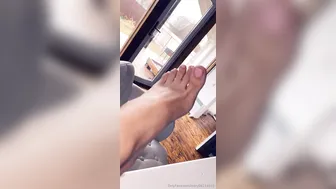 iammery beautiful schoolgirl fucks juicy pussy