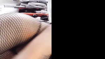 dominiquebarbi blond slut jerking off dick