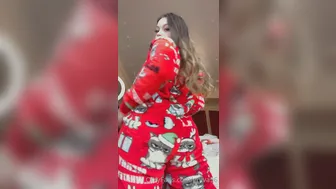 Gdiva96  naughty passion caresses shaved pussy