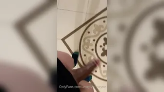 Andylynn Payne aka andylynnpayne spectacled slut fucked by sex toys